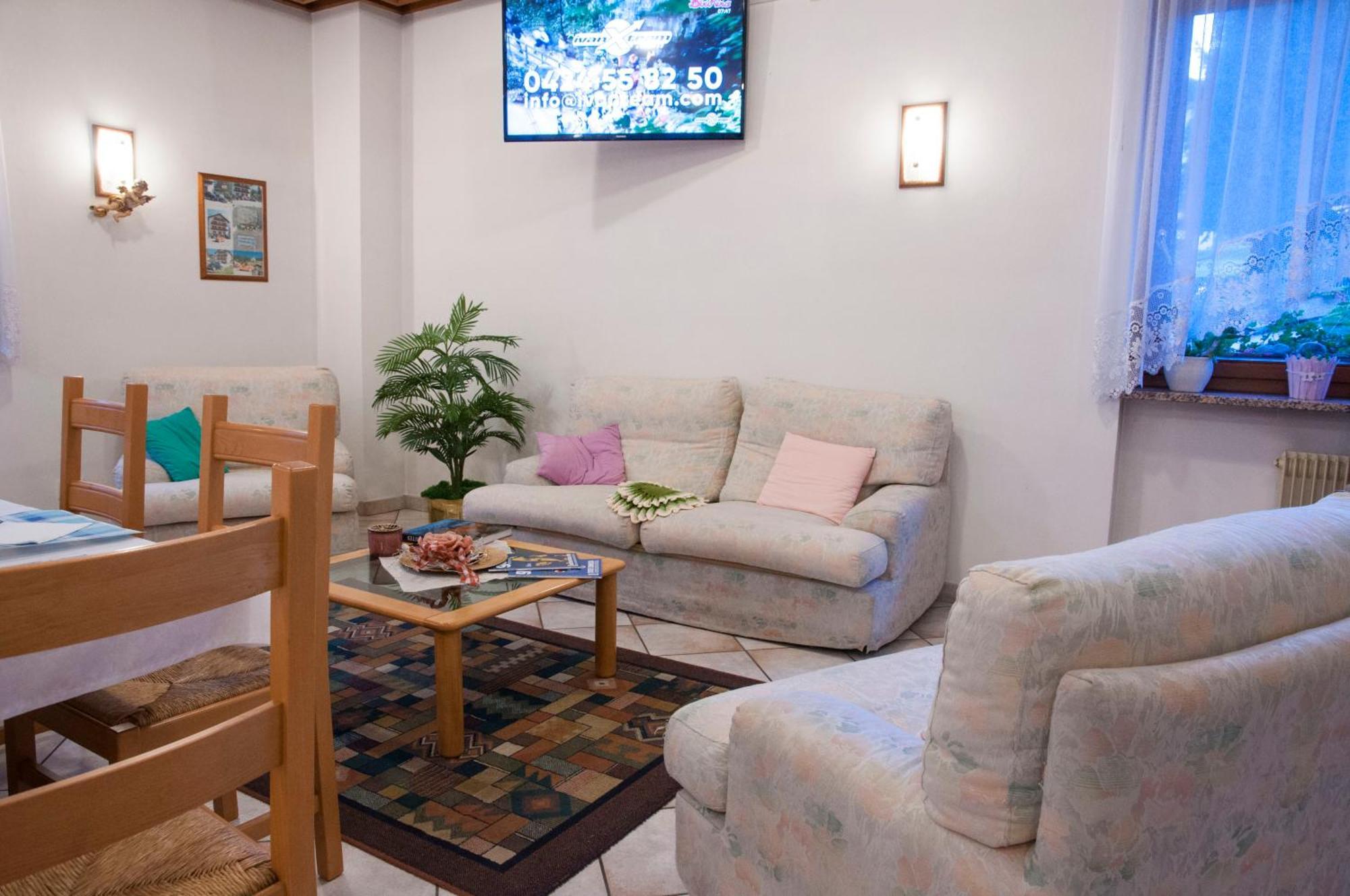 Garni Mariolina Bed and Breakfast Falcade Εξωτερικό φωτογραφία