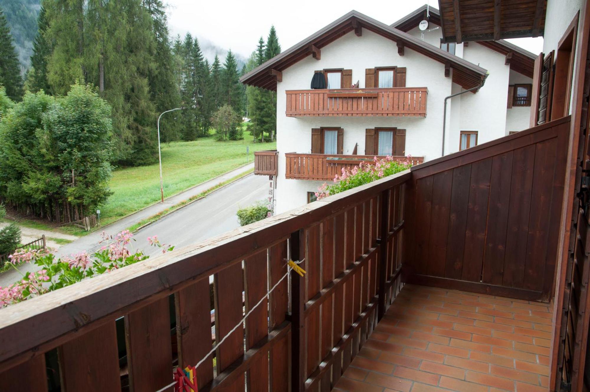 Garni Mariolina Bed and Breakfast Falcade Εξωτερικό φωτογραφία